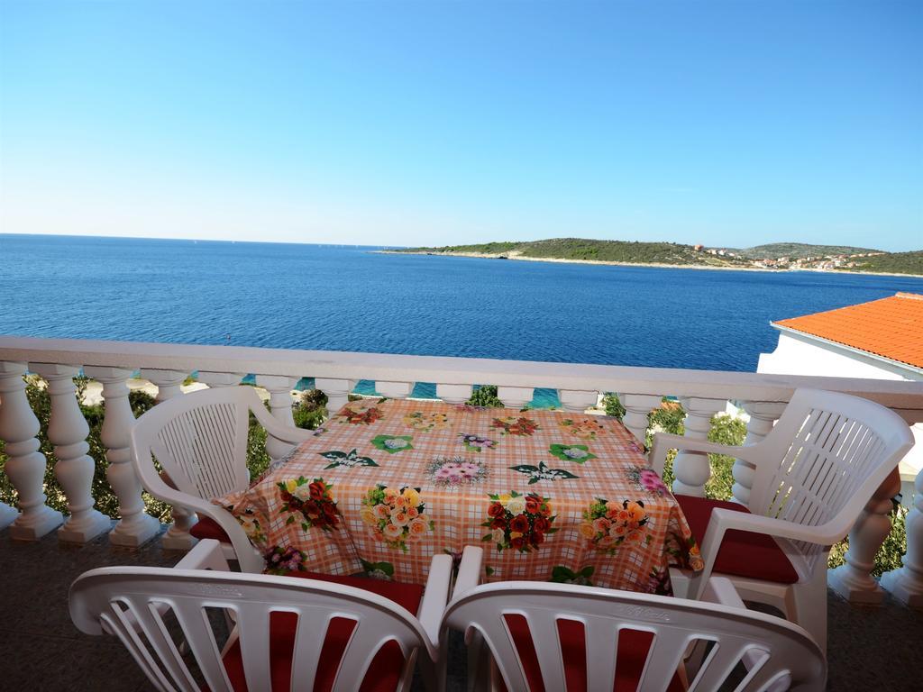 Apartments Marijo Севид Екстериор снимка