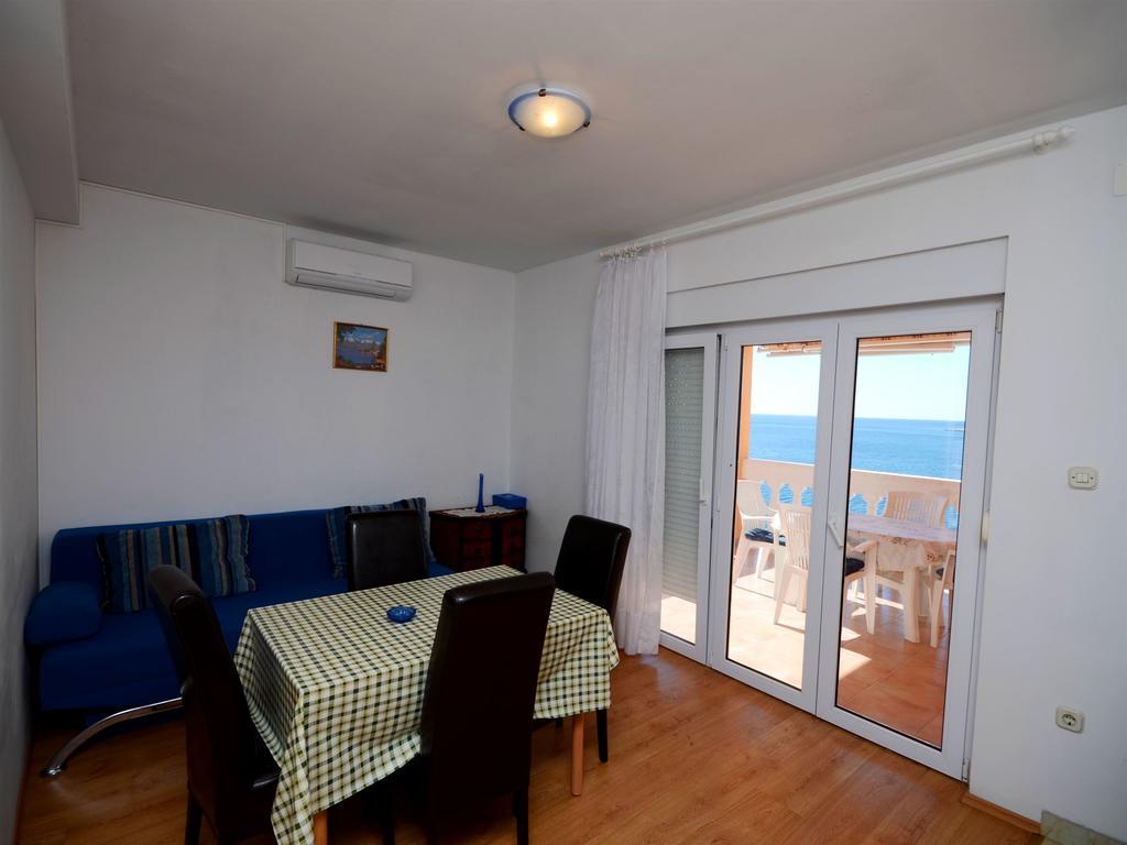 Apartments Marijo Севид Екстериор снимка