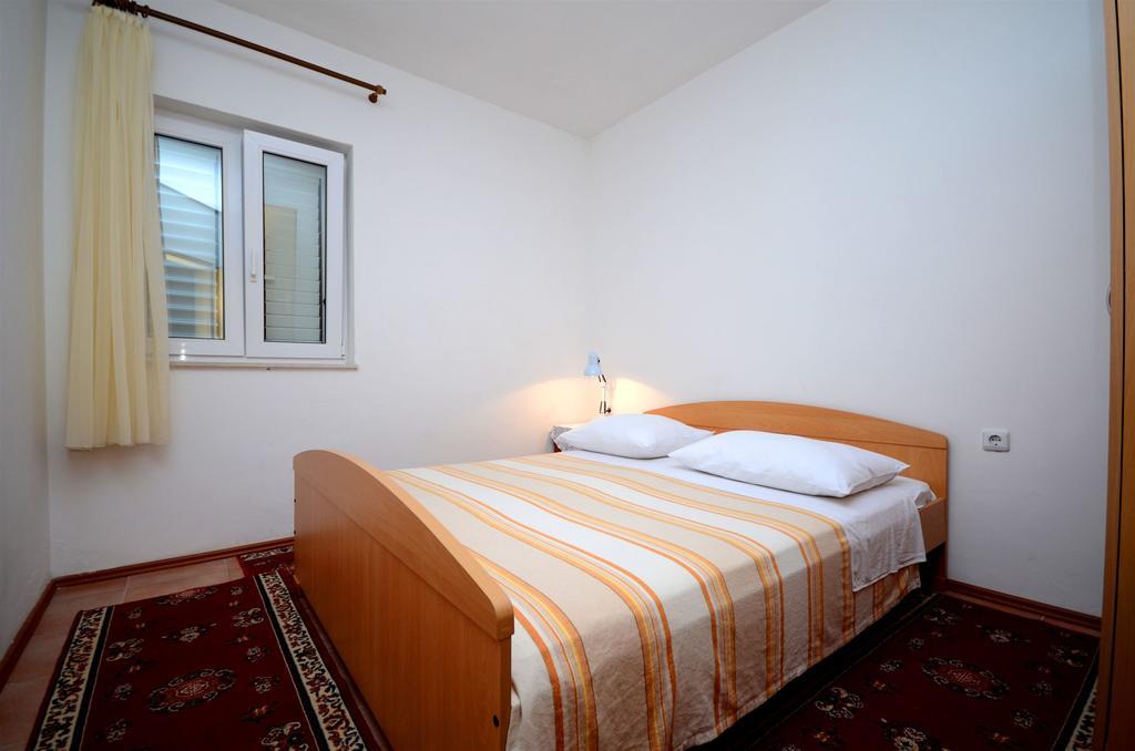 Apartments Marijo Севид Екстериор снимка