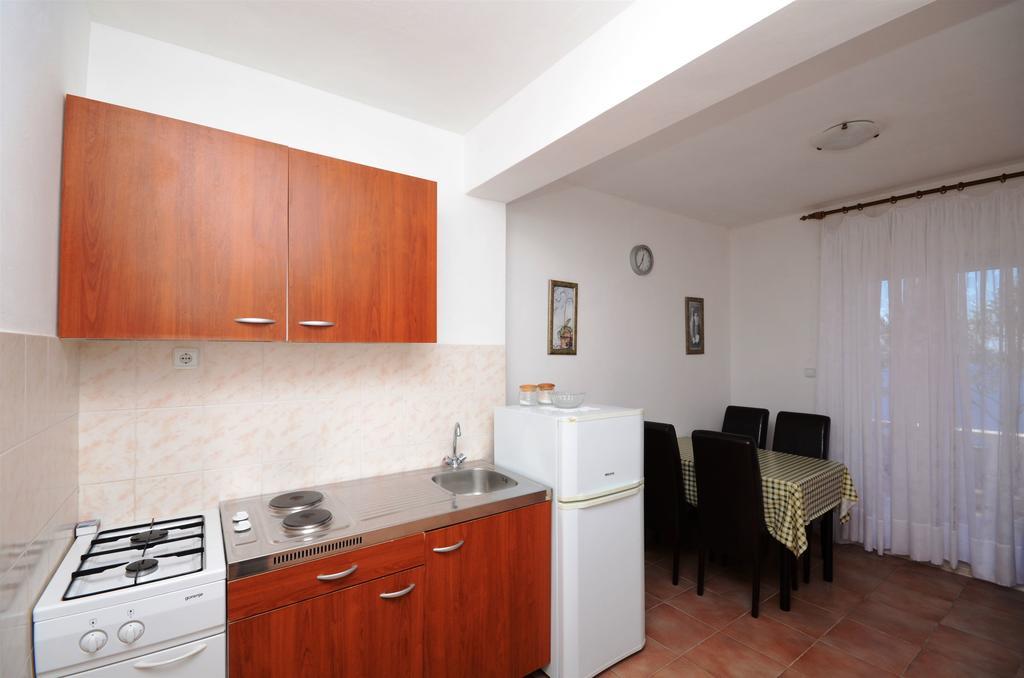 Apartments Marijo Севид Екстериор снимка